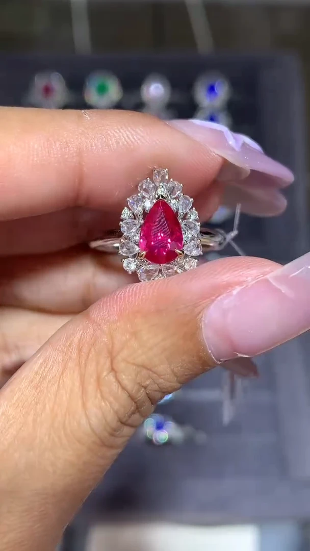 18K金镶嵌戒指红宝石1.07CT