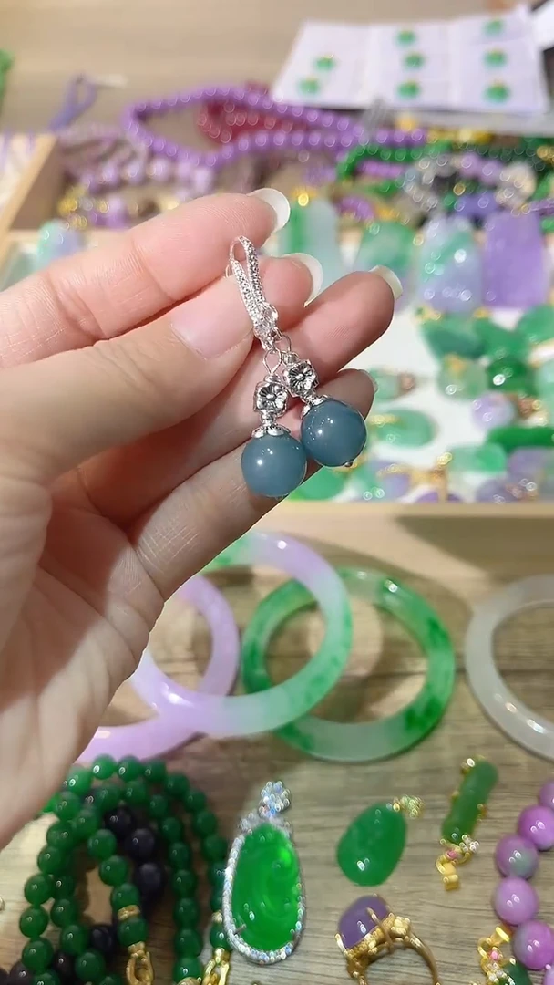 颈饰未镶嵌翡翠蓝水弹珠耳坠
