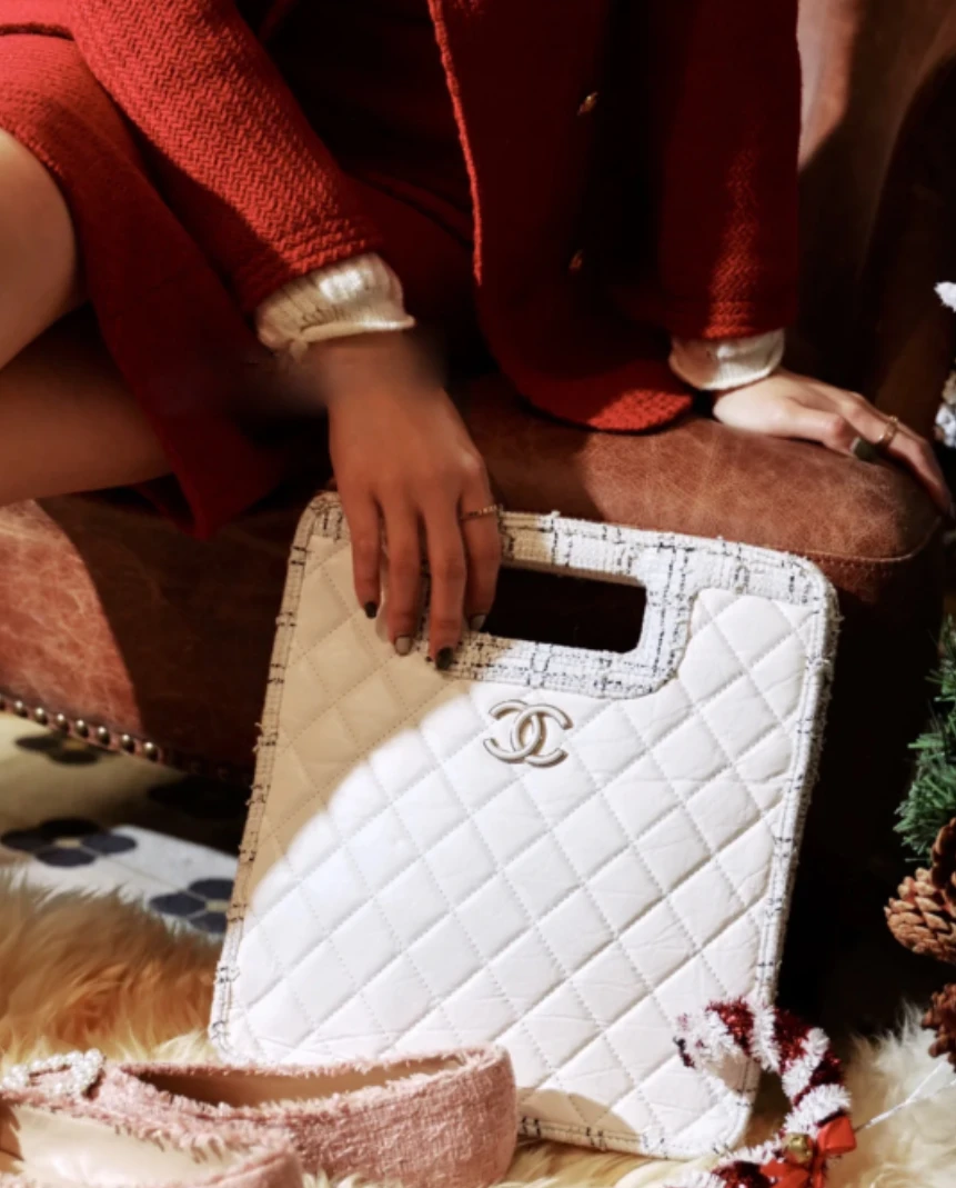 95新 Chanel/香奈儿 小白白毛呢竖版31bag盒子包 底长27 29开
