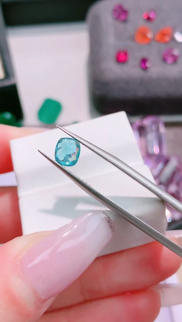 未镶嵌磷灰石裸石微瑕0.86ct
