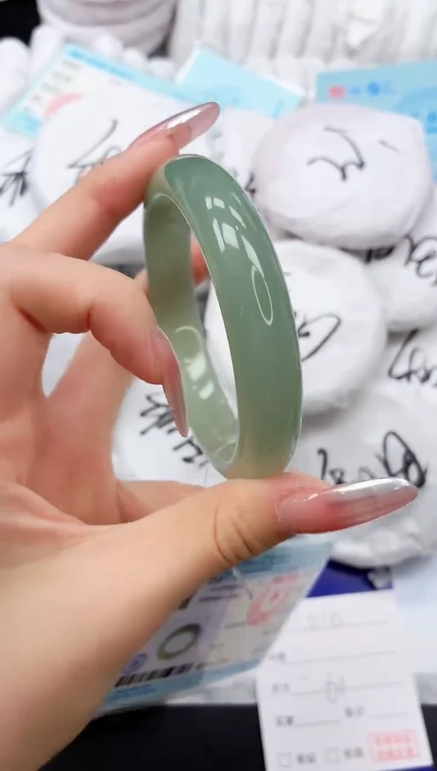 石英质玉手镯未镶嵌12K10-61