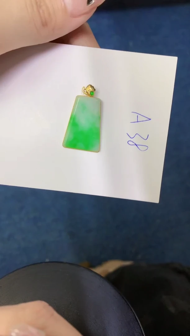 【闪购商品】翡翠颈饰18K金镶嵌0000000000