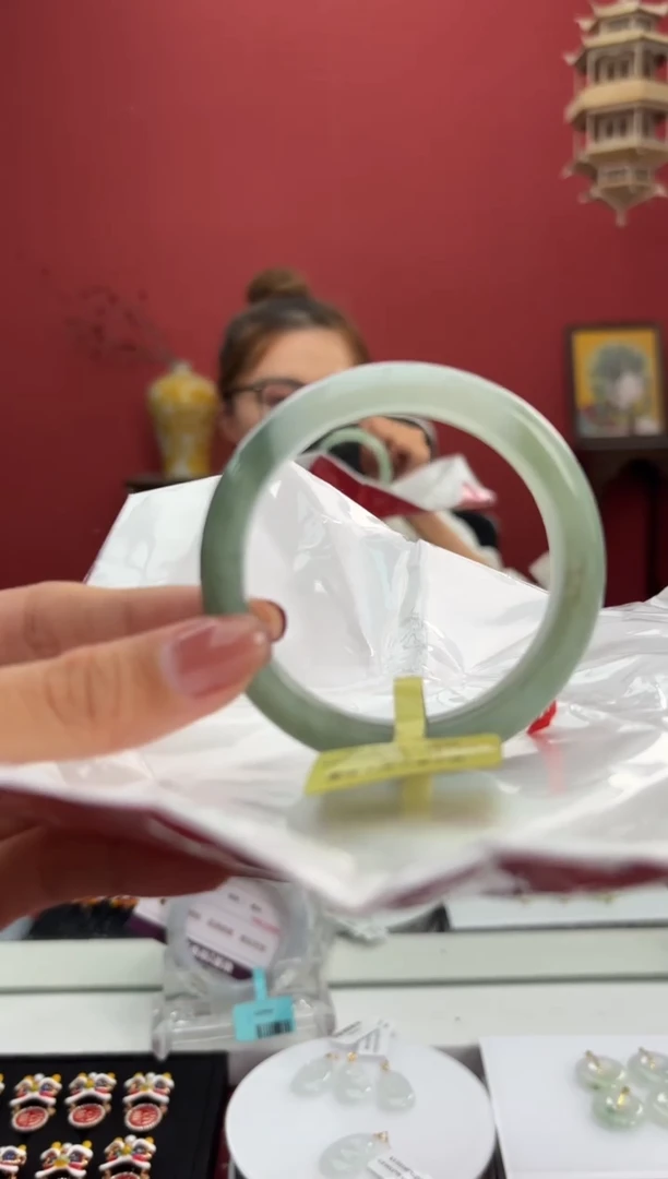 【闪购商品】翡翠手镯未镶嵌9手镯