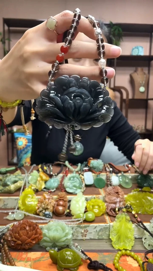 未镶嵌岫玉吊坠·