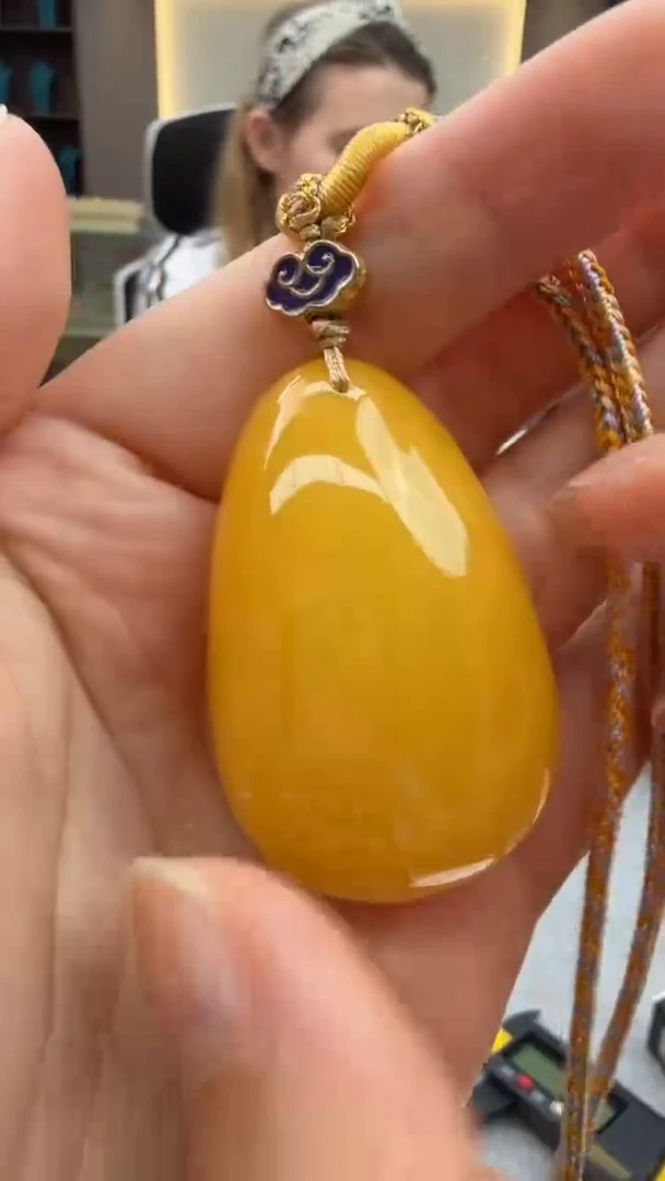 琥珀颈饰未镶嵌473秒拍号 假一罚三
