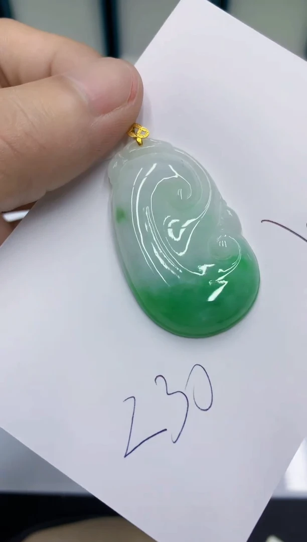 颈饰18K金镶嵌翡翠翡翠
