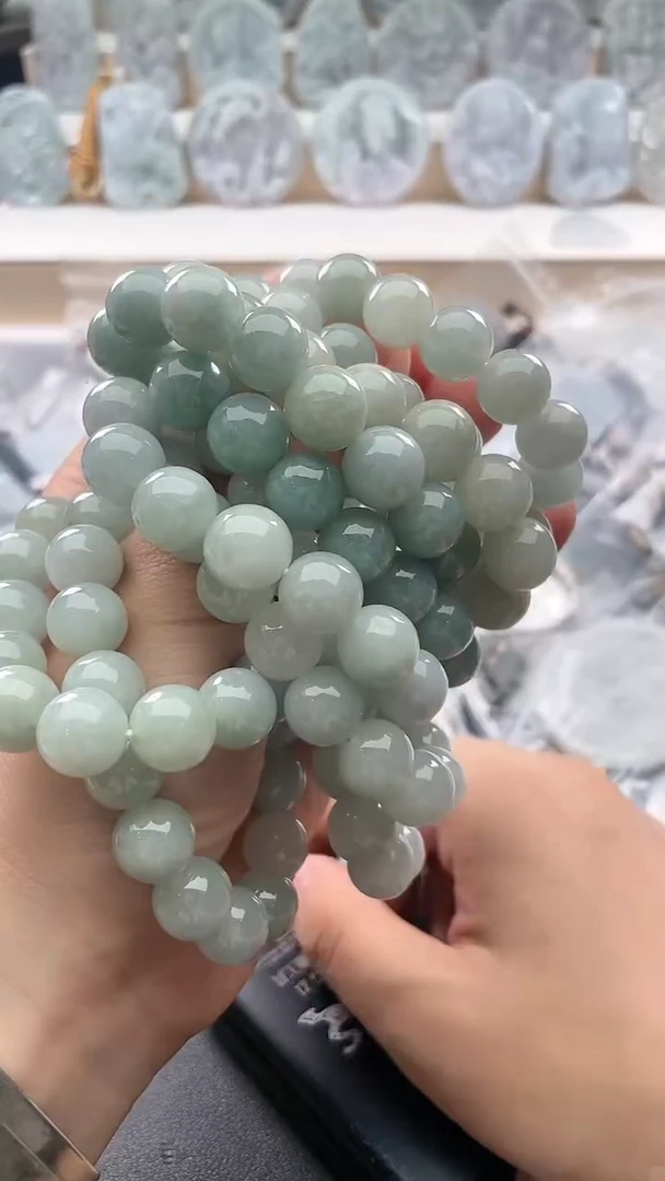 翡翠未镶嵌颈饰..../6/21/ 42多样性发其一