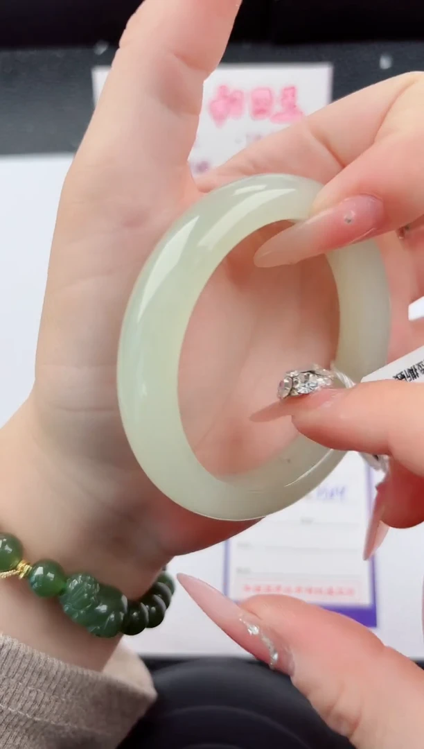 未镶嵌手镯和田玉109嗨购微色差T4