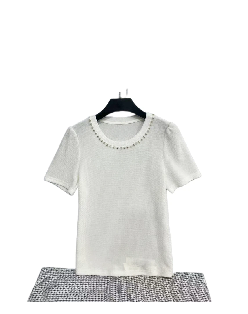 872  领口珠珠装饰  圆领  简约  时尚  休闲  T恤