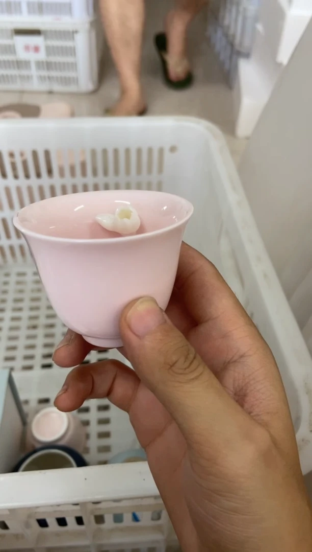 杯摄影的产品有使用过的痕迹有点脏介意勿拍