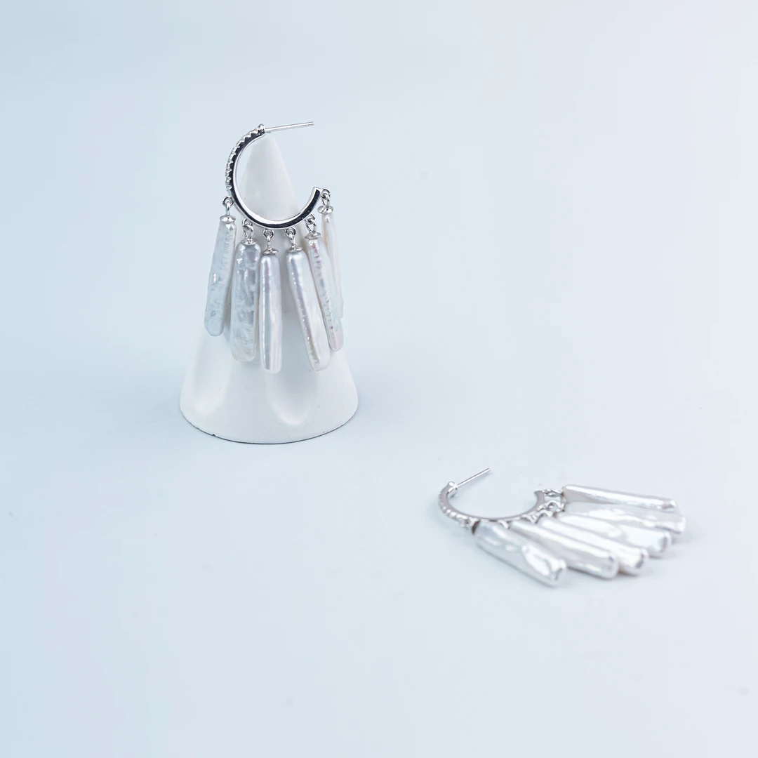 珈白丽【思斯原创】淡水珍珠S925银巴洛克耳饰5.5*20mm多样性发货