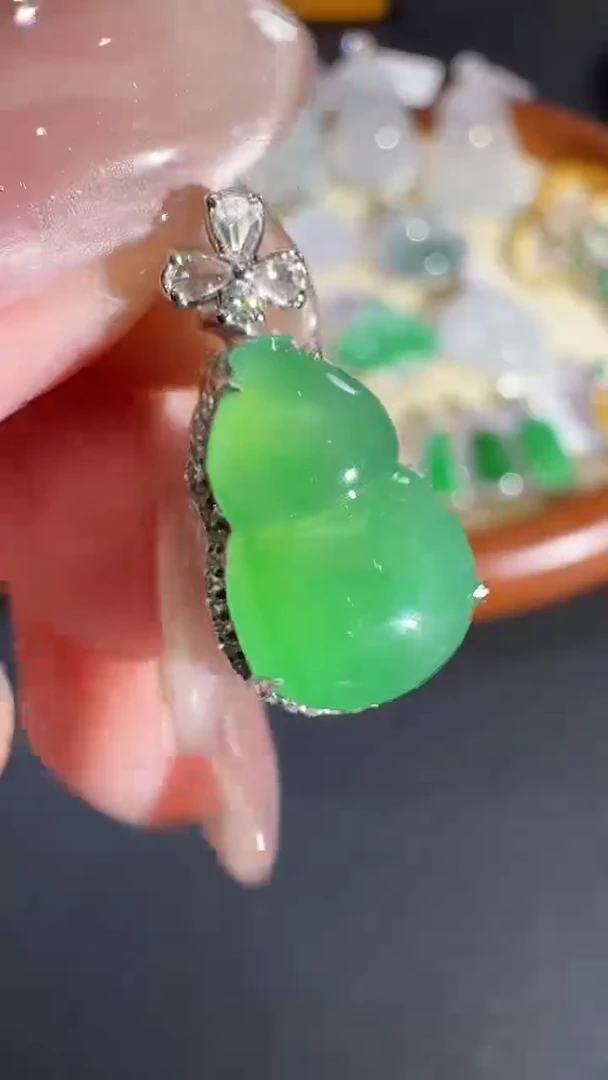 翡翠18K金镶嵌吊坠(不含链)【源头工厂】钻石镶嵌