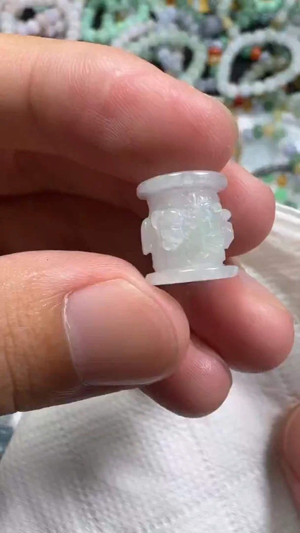 翡翠未镶嵌颈饰【闪购商品】 天然翡翠