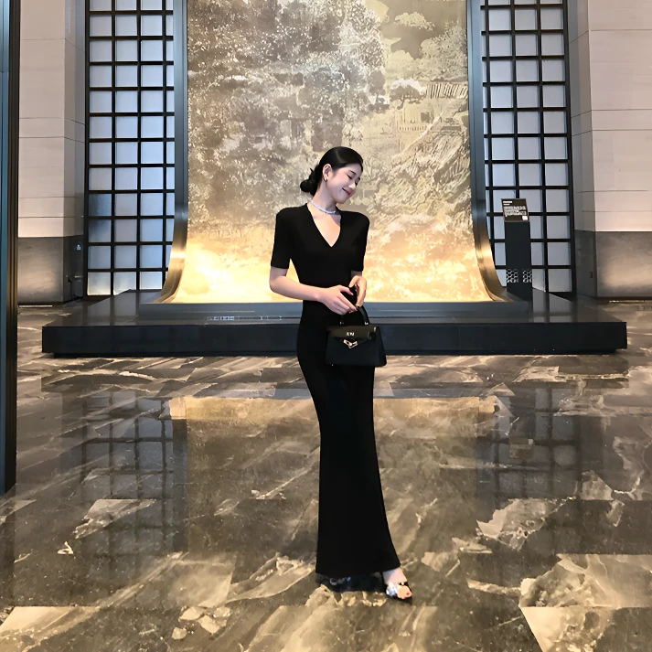 显瘦套头名媛长裙V领极地法式连衣裙宴会轻奢高级感鱼尾包臀裙夏