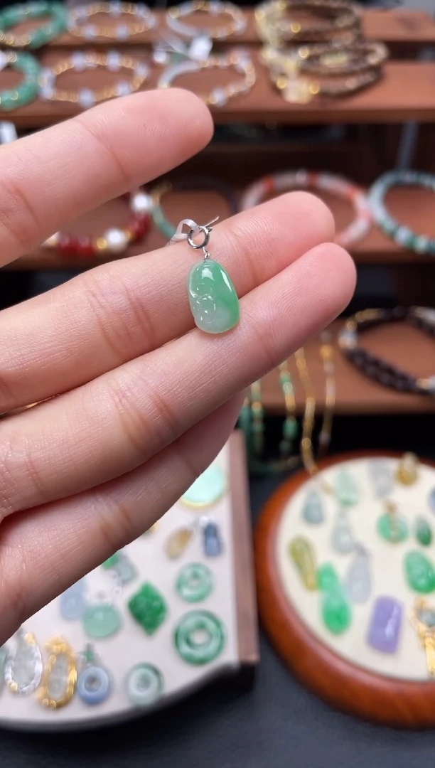 【闪购商品】翡翠吊坠(不含链)18K金镶嵌一个  JK288