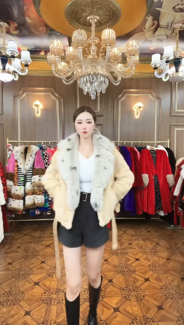 新款时尚整貂大衣