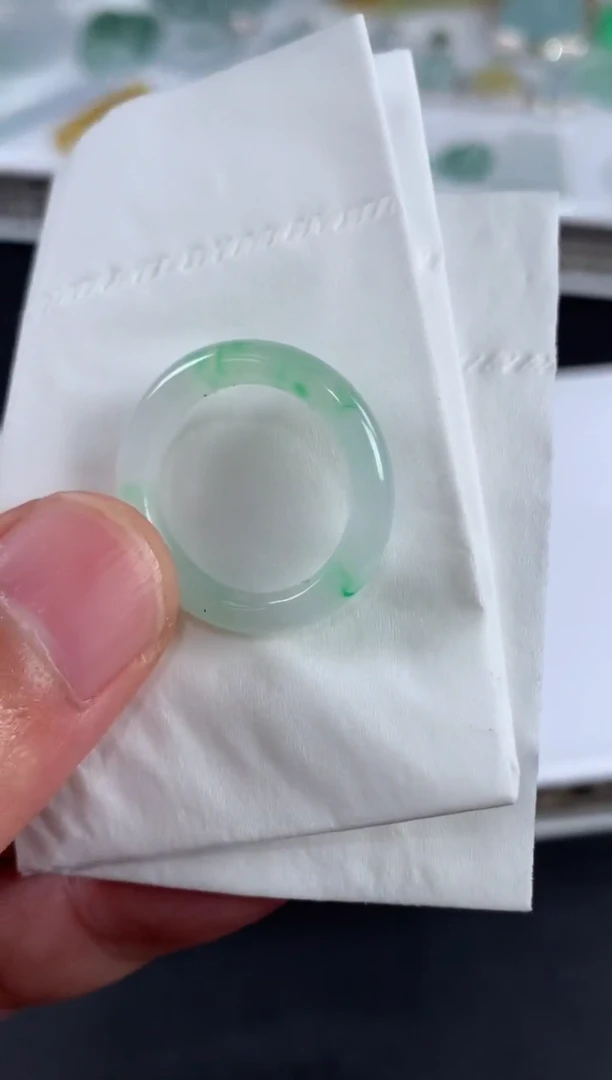 未镶嵌定制翡翠会***果翡翠