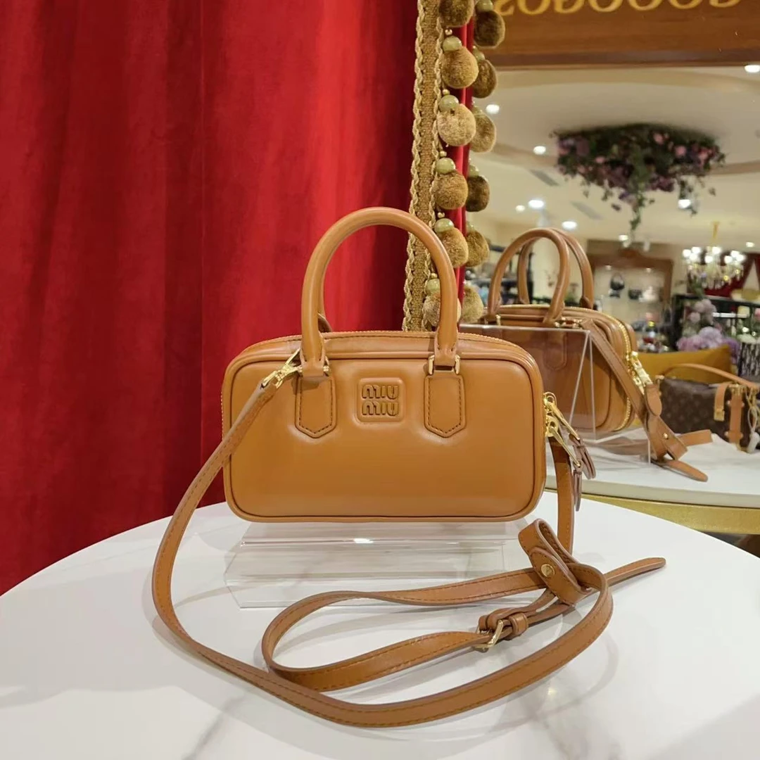 95新 MIU MIU/缪缪 GGS缪缪保龄球mini焦糖色金扣羊皮芯54946920