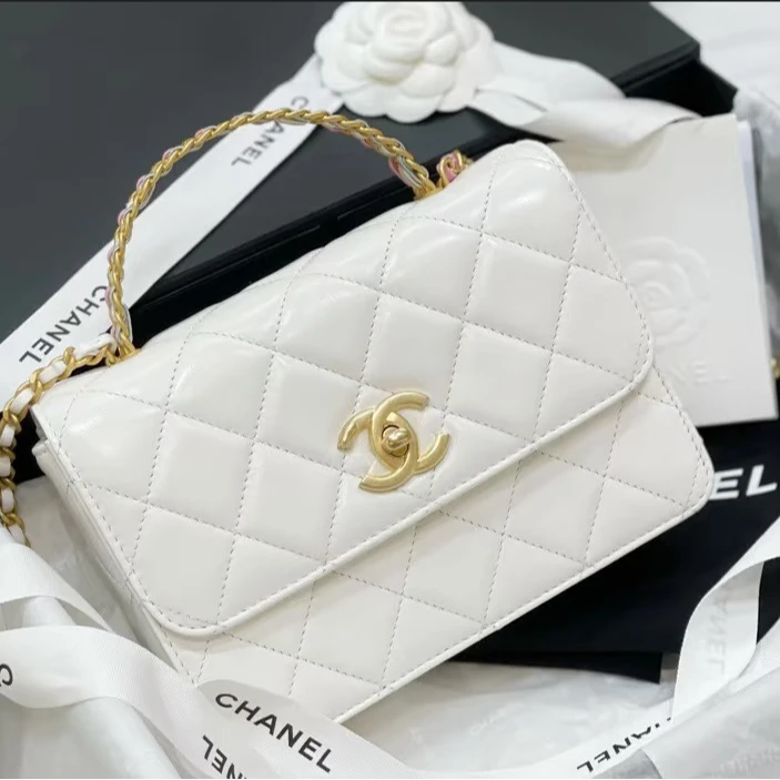 99新 Chanel/香奈儿 小花6花 白色  芯片开 彩虹手柄口盖包