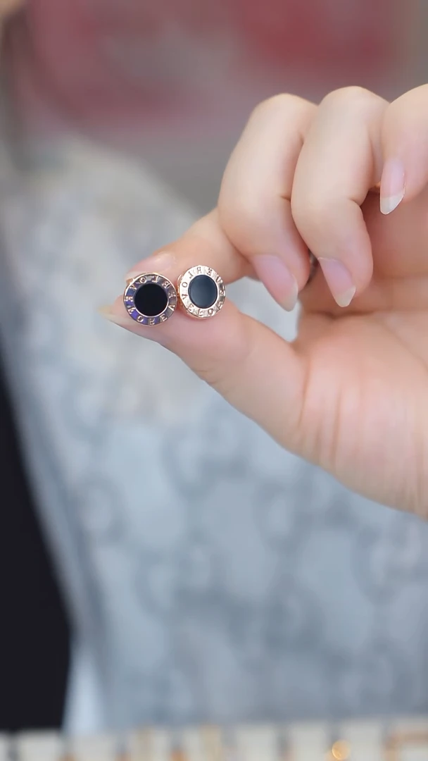 18K金镶嵌耳钉玛瑙/玉髓耳钉