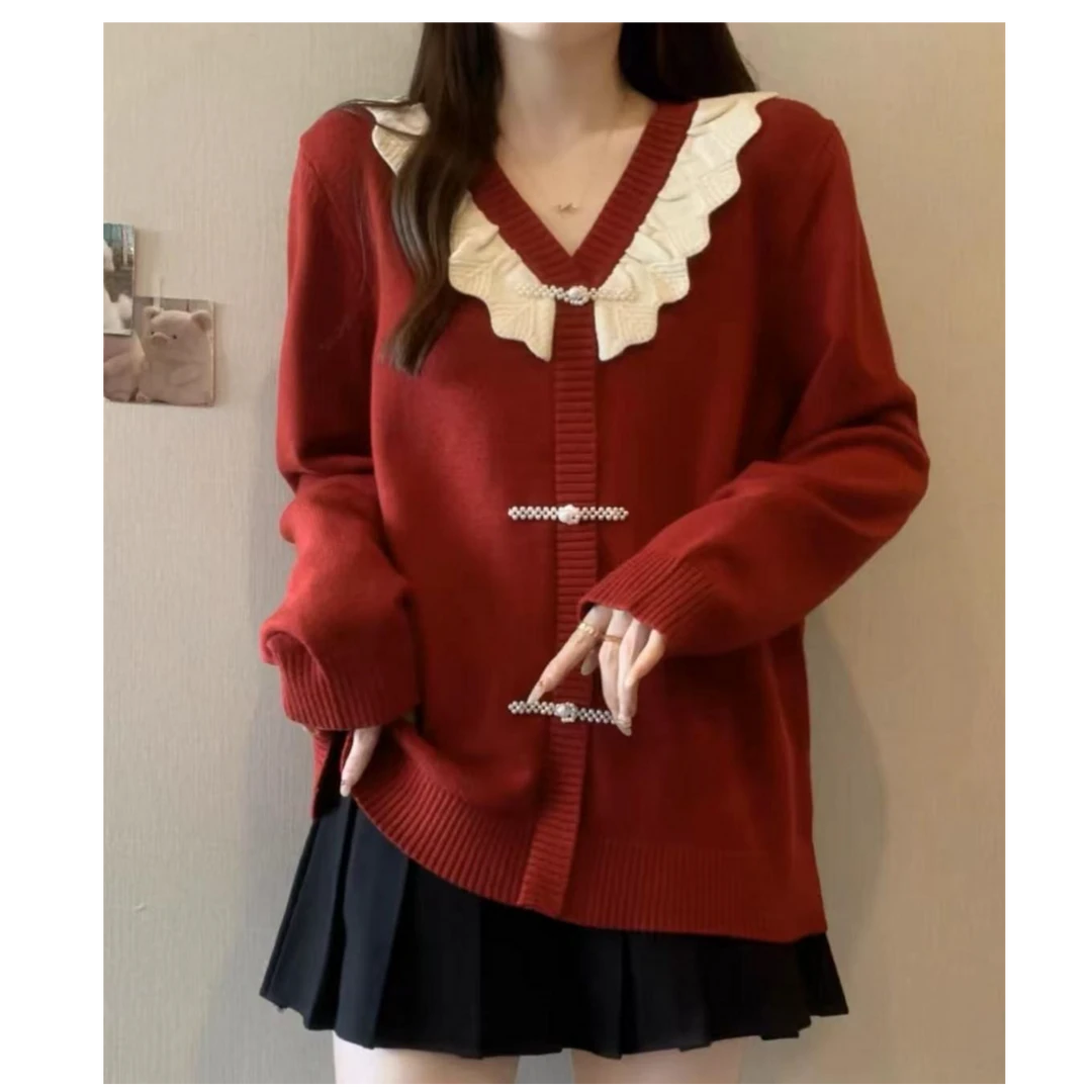 3835大码女装2025春装V领花边珍珠盘扣时尚百搭宽松显瘦针织上衣