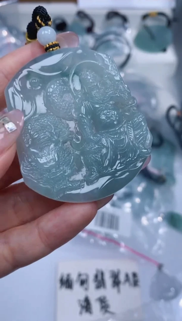 颈饰未镶嵌翡翠吊坠