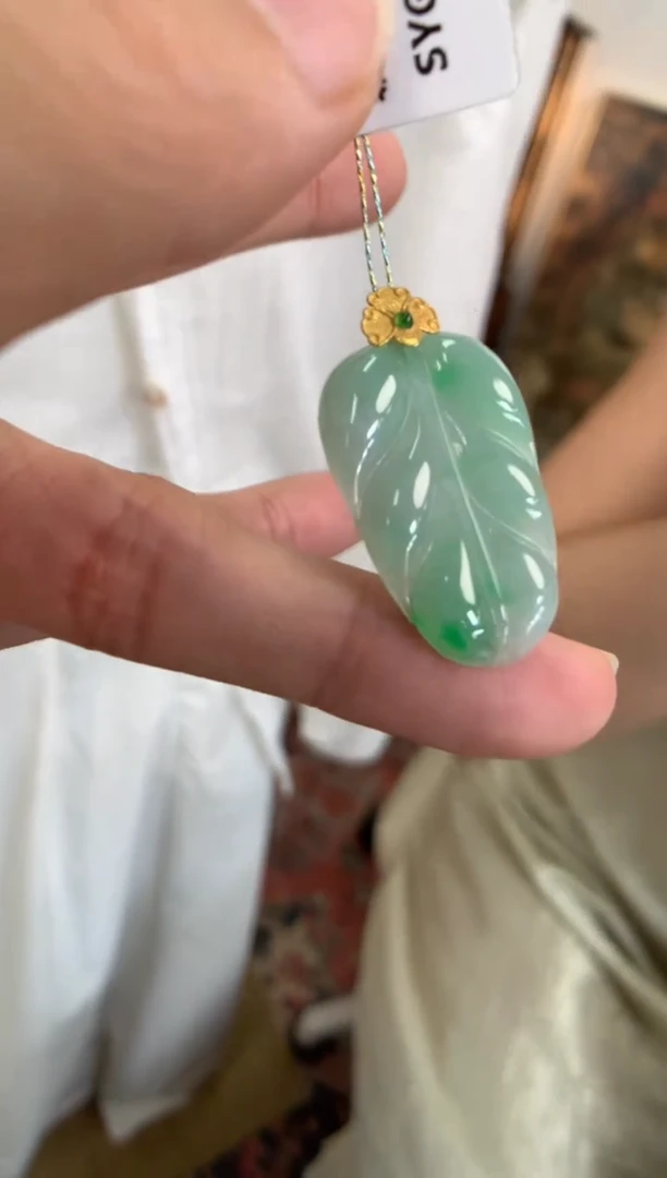翡翠18K金镶嵌颈饰叶子