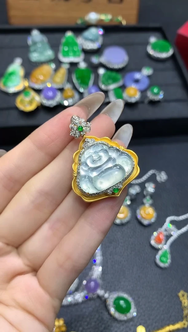 吊坠(不含链)18K金镶嵌翡翠70吊坠不含链