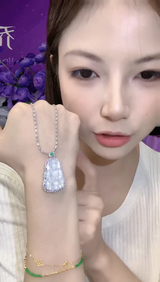 吊坠(不含链)18K金镶嵌翡翠C43