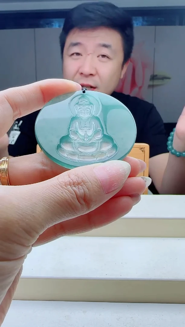 颈饰未镶嵌翡翠多样性发其中一