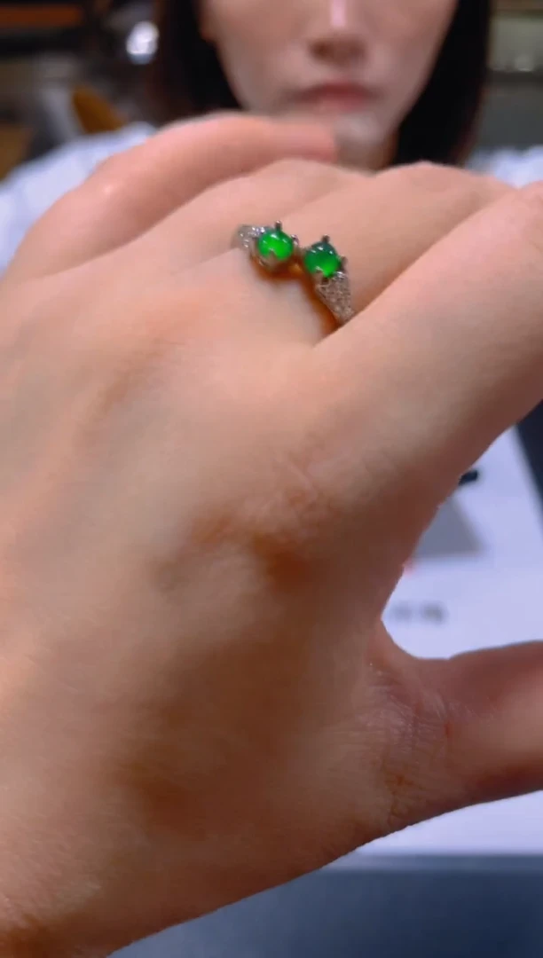 未镶嵌戒指翡翠多样性发一