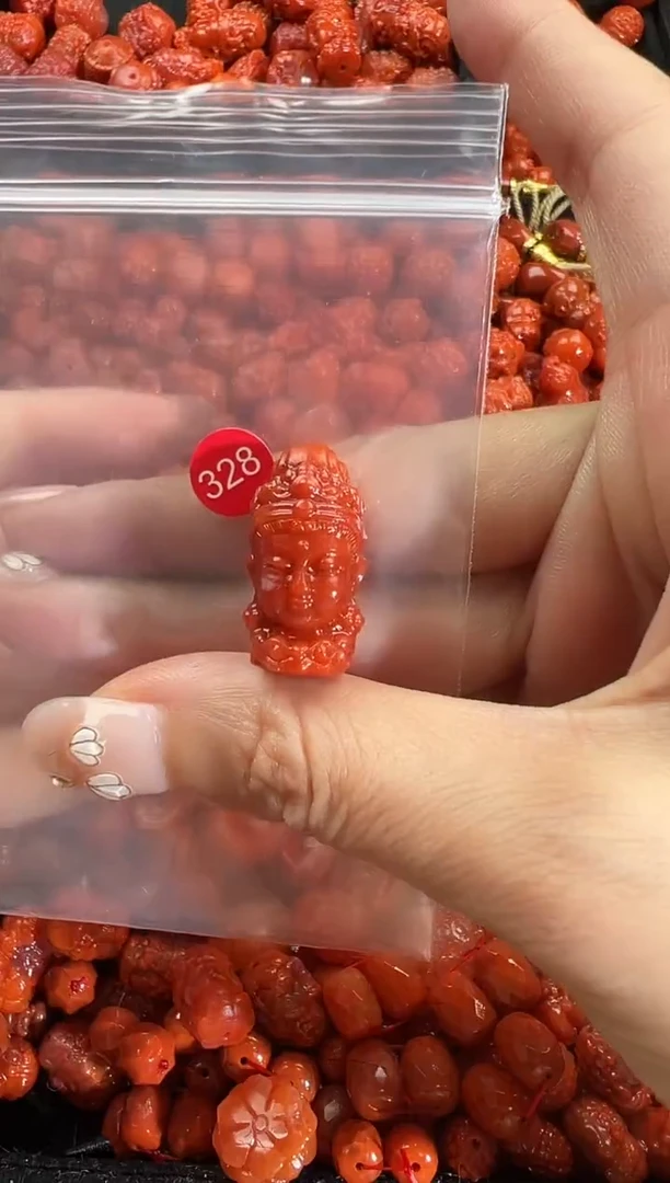 颈饰未镶嵌南红玛瑙1