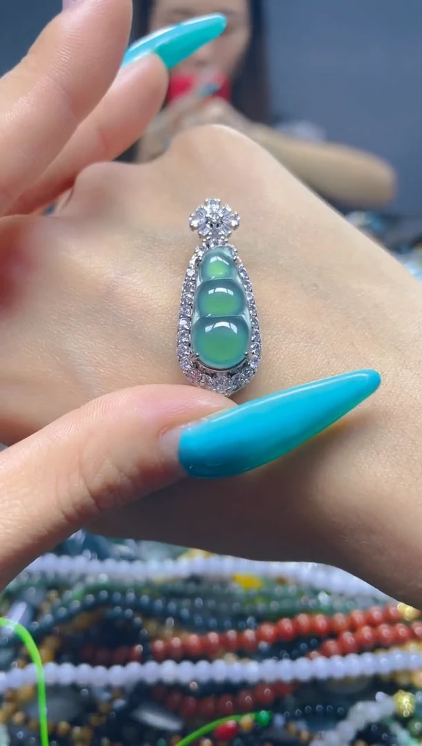 颈饰未镶嵌翡翠/K/翡翠A货，一件也是批发价