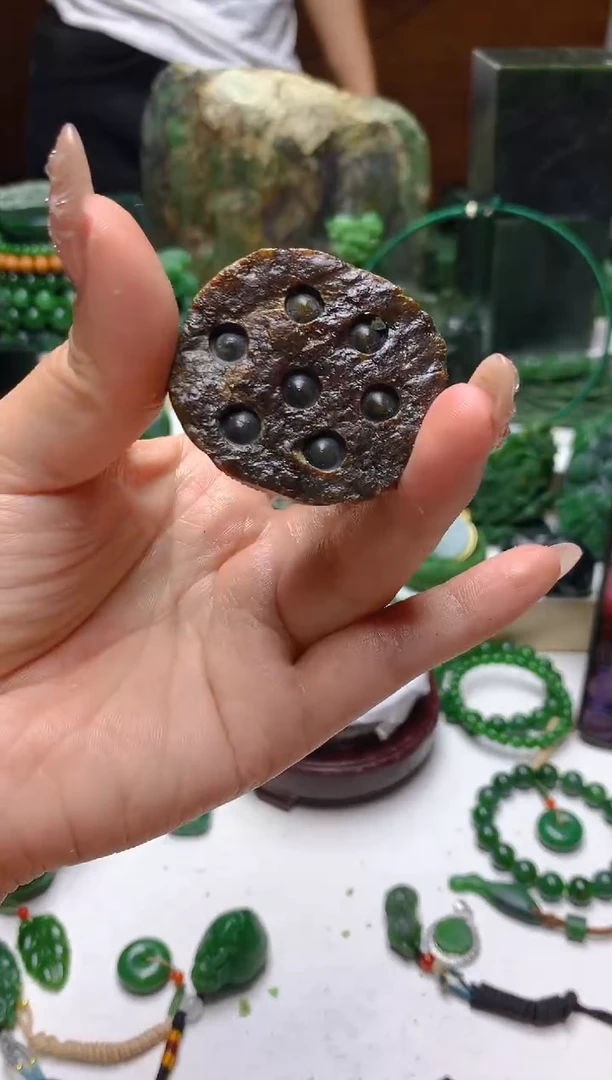 未镶嵌和田玉（碧玉）珠宝半成品1