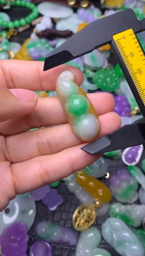 颈饰未镶嵌翡翠缅甸翡翠吊坠