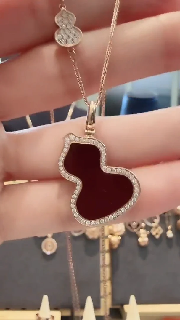 18K金镶嵌定制玛瑙18K金钻石葫芦吊坠不含链