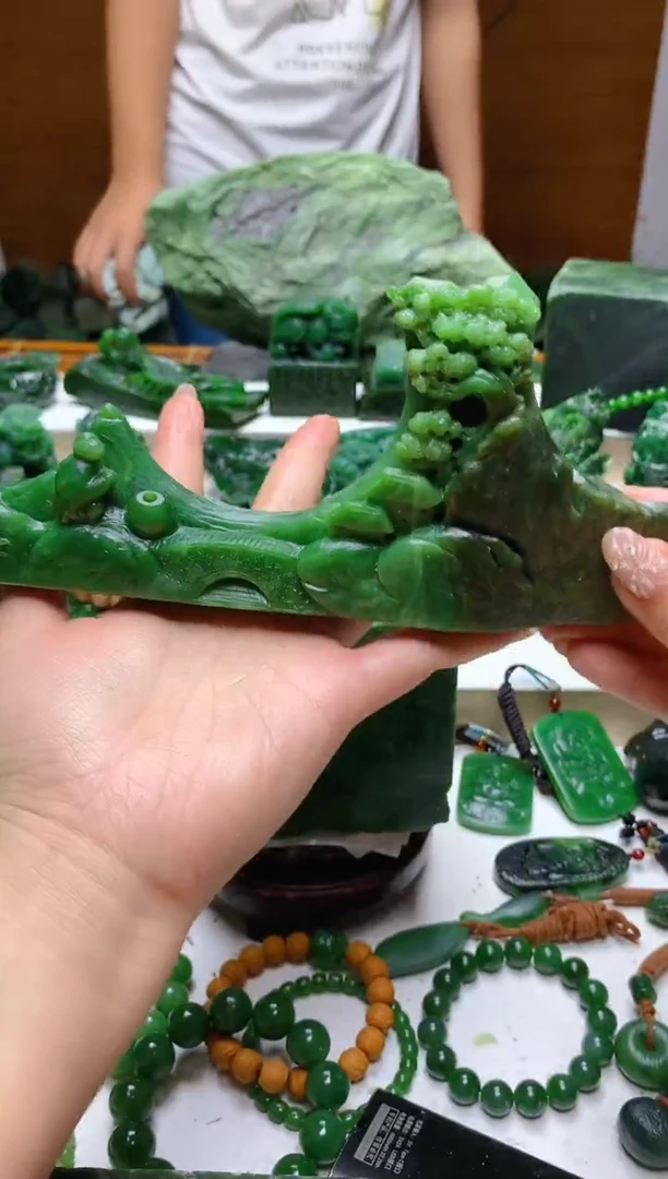 未镶嵌和田玉（碧玉）摆件0
