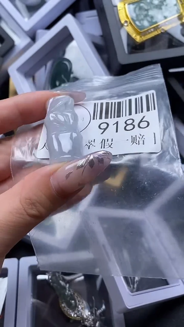 吊坠(不含链)未镶嵌翡翠9186