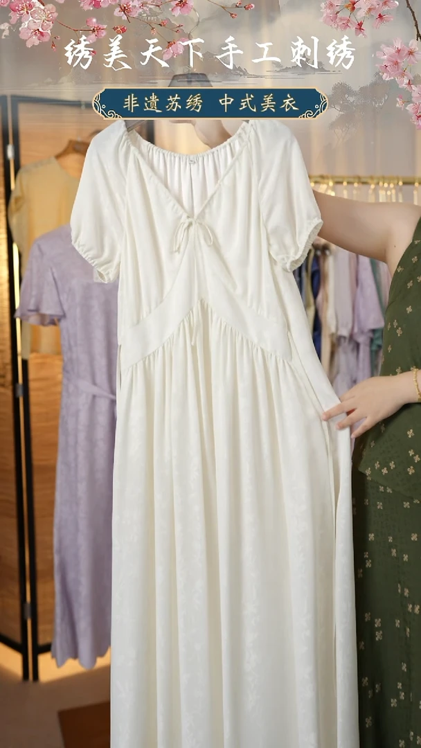 织绣j*陆美英奶白色带丝连衣裙长款