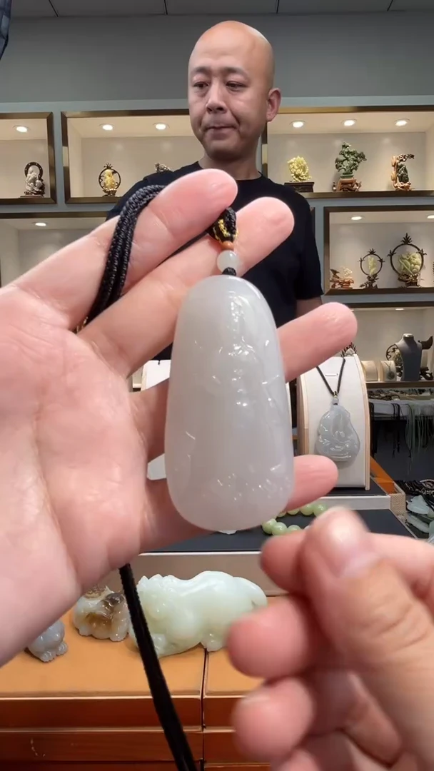 颈饰未镶嵌和田玉苏