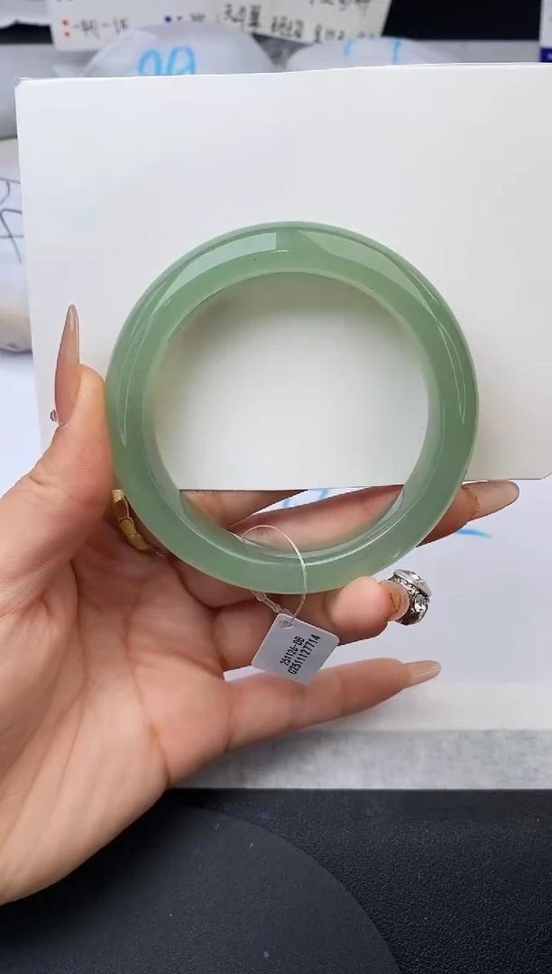 未镶嵌手镯石英质玉w17-DB57+