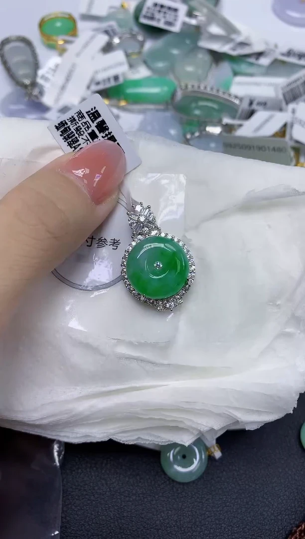 颈饰未镶嵌翡翠天然缅甸翡翠A货多样性发一件