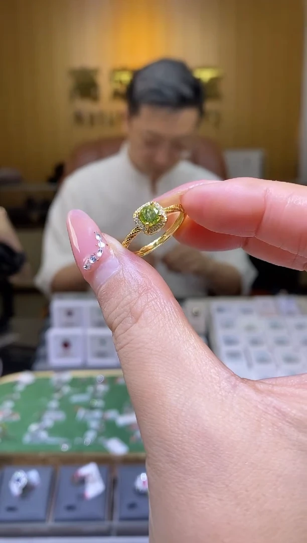 橄榄石戒指银S925镶嵌天然橄榄石戒指