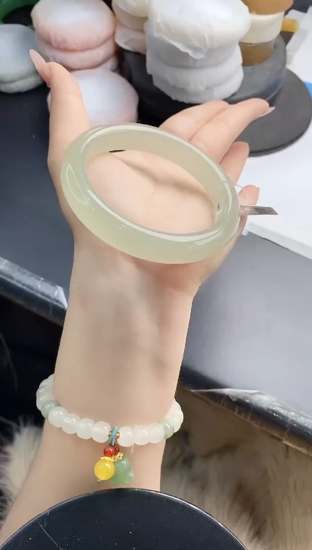 未镶嵌手镯石英质玉w32-DB58+