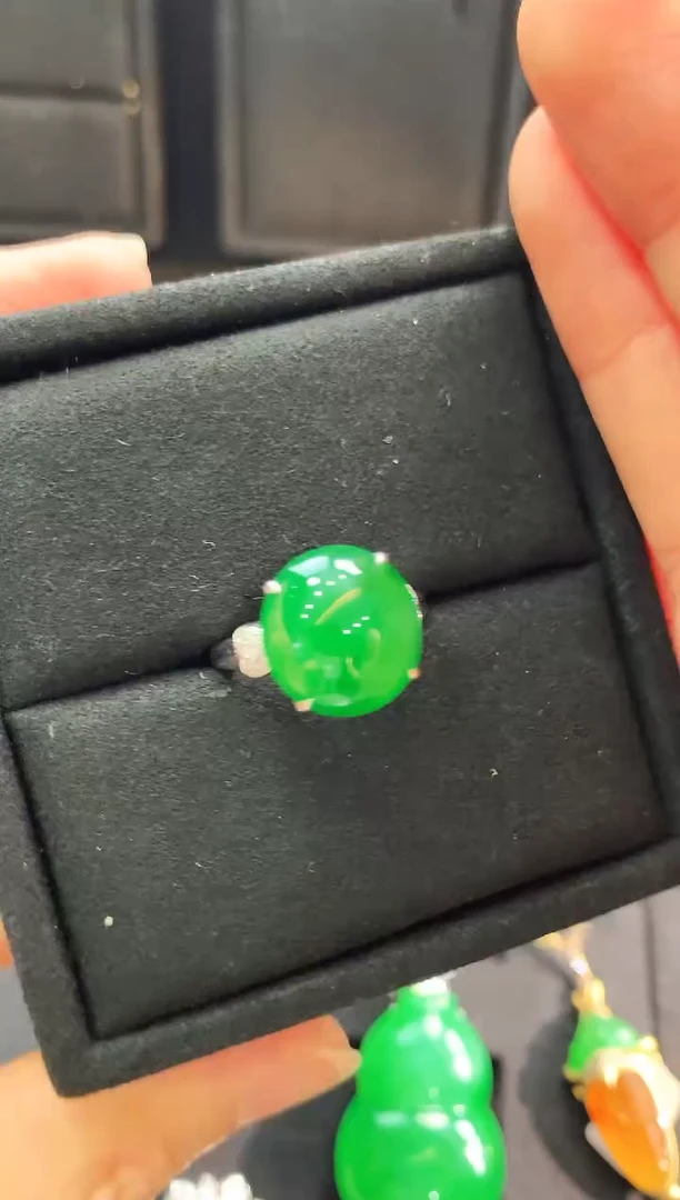 【闪购商品】翡翠戒指18K金镶嵌戒指