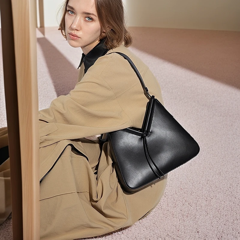 【维洛芬】红色腋下包2025新款单肩斜挎真牛皮日常可背新娘结婚包女