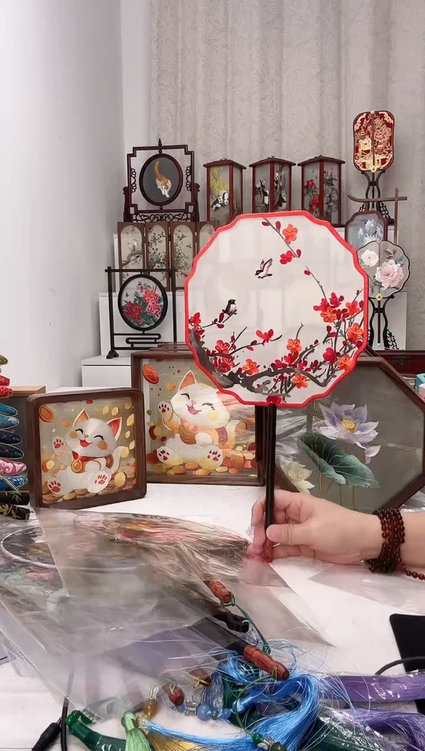 扇子苏绣作品手工团扇