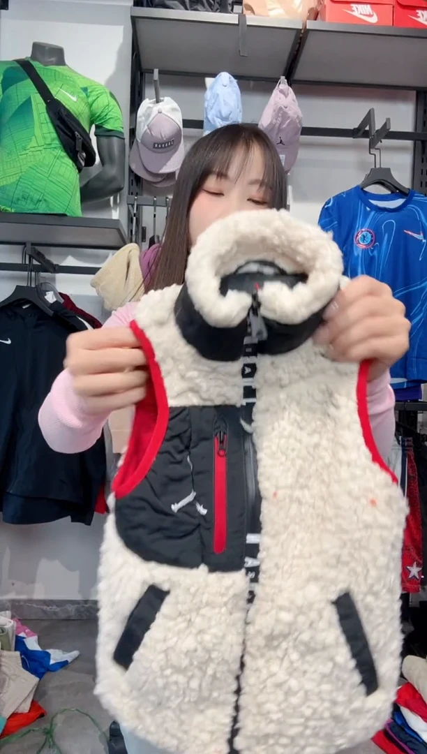 1435   编码 瑕疵款直播间过款为准 尺码120