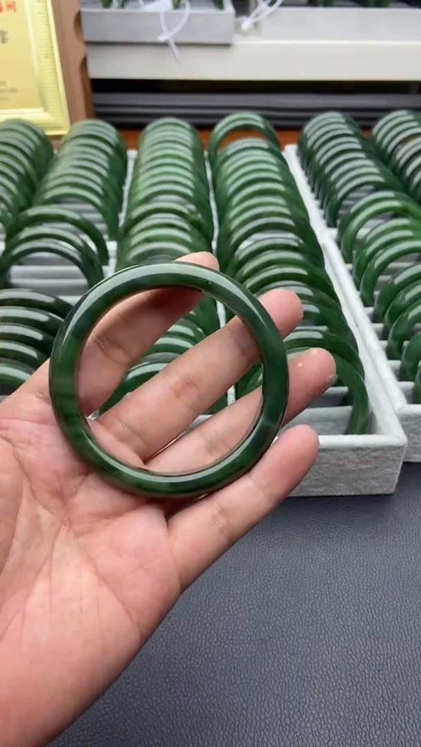 未镶嵌手镯和田玉（碧玉）4-61