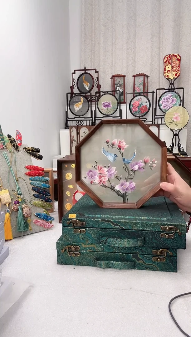 扇子苏绣作品手工团扇